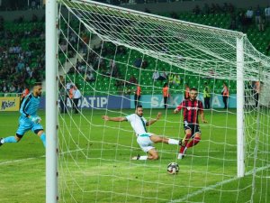 TFF 2. Lig: Sakaryaspor: 0 UTAŞ Uşakspor:2