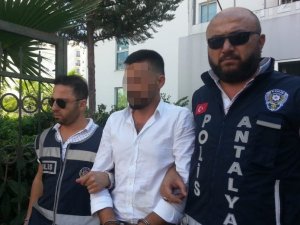 Kendilerini Polis olarak tanıtan dolandırıcılar yakalandı