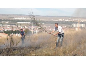 Otluk alanda yangın çıktı, 10 dönüm kül oldu