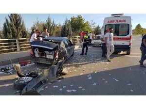 Otomobili ile kaza yaptı, oturup ağladı