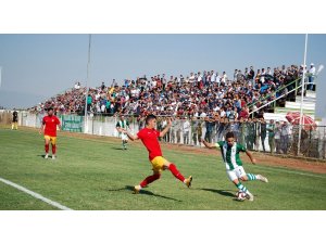 Salihli Belediyespor 3 puanı 3 golle aldı