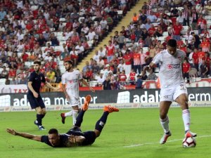Spor Toto Süper Lig: Antalyaspor: 2 - DG Sivasspor: 1 (İlk Yarı)
