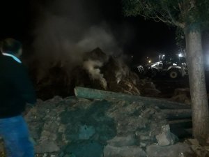 52 ton ot kül oldu