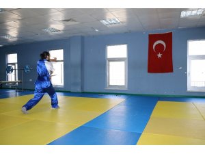 Dünya şampiyonu Azeri sporcu, Türk Milli Takımı’nı istiyor