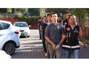 FETÖ operasyonunda gözaltına alınan askerler adliyeye sevk edildi
