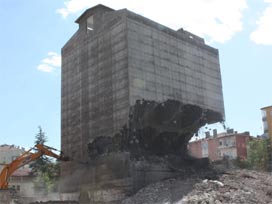 Binaya takla attıran operatör konuştu