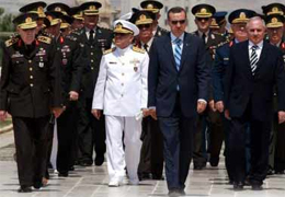 Yeni komutanları tanıyalım