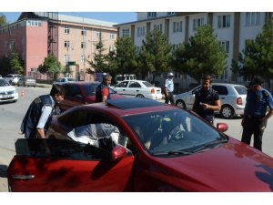 Polis okulların çevresinde kuş uçurtmuyor