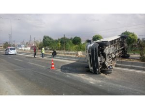 Minibüs takla attı: 1 yaralı