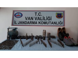 Van’da teröristlere ait çok sayıda mühimmat ele geçirildi