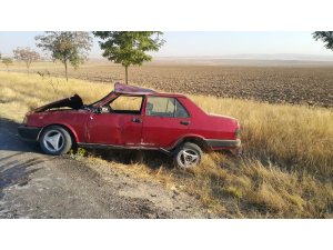 Otomobil devrildi: 2 yaralı