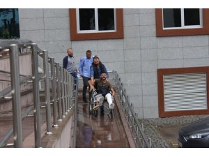 Cezaevine tekerlekli sandalyeyle götürüldü