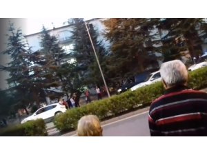 Kadın sürücülerin yol verme kavgası karakolda bitti
