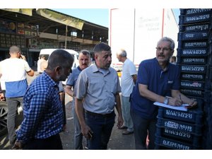 Kamyonetin camını kırıp 45 bin lira çaldılar