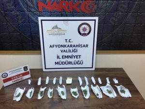 Uyuşturucu satışı sırasında yakalandılar