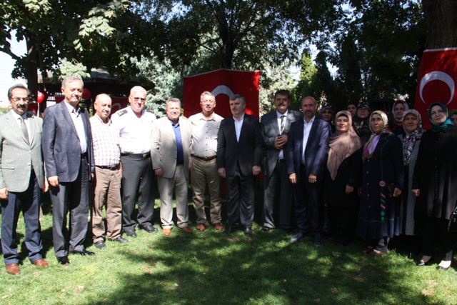 Şehit Aileleri Derneği’nden aşure ikramı