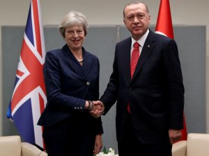 Cumhurbaşkanı Erdoğan, İngiltere Başbakanı May ile görüştü