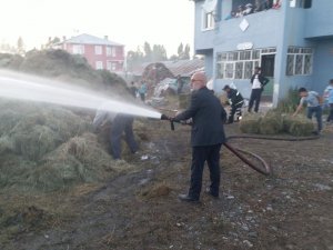 Ağrı’da 50 ton ot ve saman küle döndü