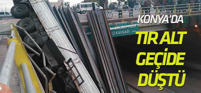 Konya'da tır alt geçide düştü: 2 yaralı