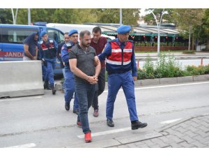 Bolu’da sahte belgelerle dolandırıcılık yapan çete adliyeye sevk edildi