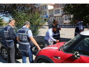 Polisten "Çocuk ve Gençlerin Korunmasına Yönelik Okul Çevreleri ile Servis Araçları Denetim Uygulaması"