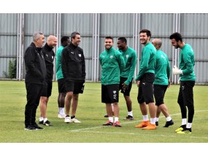 Bursaspor’da 4 futbolcu Yusuf ve Furkan’ın durumu için Aybaba ile görüştü