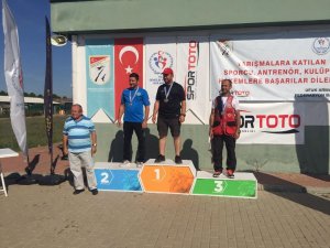 Osmangazili atıcıdan altın madalya