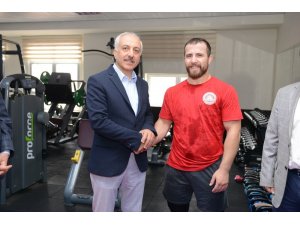 Çorumlu güreşçi Dünya Şampiyonasına hazırlanıyor