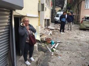 Patlamanın ardından göz yaşları içinde kedisini aradı
