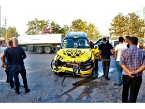 Isparta’da zincirleme kaza: 3 yaralı