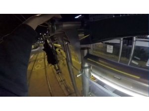 Metrobüs sörfçüleri bu kez baltayı taşa vurdu