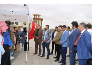 AK Parti milletvekili Menekşe, NEVÜ öğrencilerine hoş geldin ziyaretinde bulundu