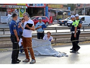 Karşıdan karşıya geçmek isterken minibüsün çarptığı yaya öldü