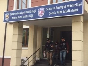 Camideki sadaka kutusunu çaldı polis tarafından yakalandı