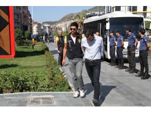 Alanya’daki vurgunun şüphelileri adliyede