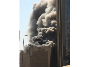 Kuveyt’te banka binasında yangın