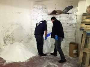 Küçükçekmece’de 10 ton sahte deterjan ele geçirildi