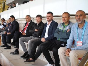 Vedat İnceefe maçı izledi