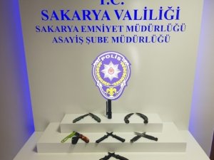 Sakarya’da yakalanan Norveçli şahsın üzerinden 12 bıçak çıktı