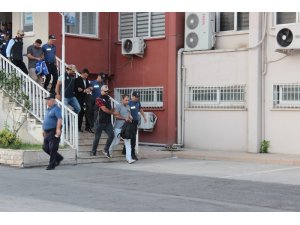 Hatay’da FETÖ’cü askerler adliyeye sevk edildi