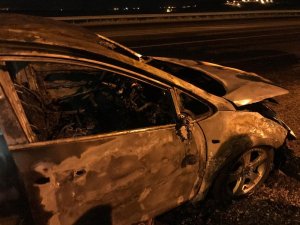 Batman’da otomobil seyir halinde alev aldı
