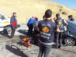 Otomobille tır çarpıştı: 1 yaralı