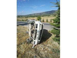 Kontrolden çıkan kamyonet devrildi: 1 yaralı