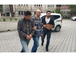 Teşhircilik iddiasına gözaltı