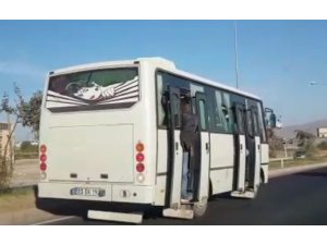 Şehirlerarası yolda tıka basa tehlikeli yolculuk