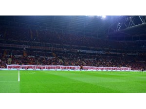 Galatasaray golleri evinde atıyor