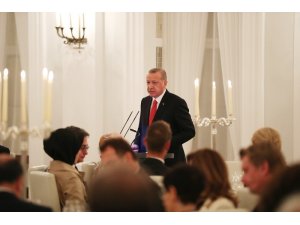 Cumhurbaşkanı Erdoğan: "Teröristler Almanya’da elini kolunu sallayarak dolaşmaktadır”