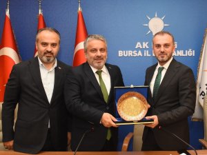 Kandemir’den Bursa’ya tam not