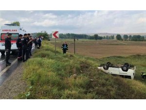 Yağıştan sonra kayganlaşan yolda 3. kaza