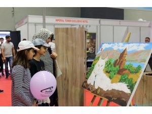 Turizm fuarında Van Büyükşehir standı ilgi gördü